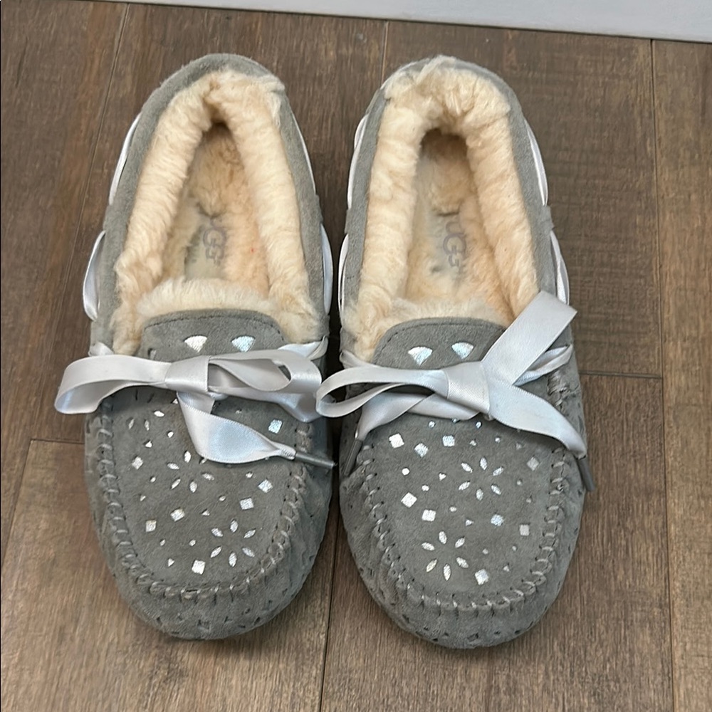New UGG Women's Grey Moccasin Slippers